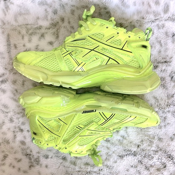 BALENCIAGA   Runner low-top sneakers EUC - Picture 4 of 10